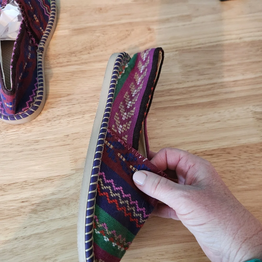 Latinas Colorful Patterned‎ Women's Espadrilles, Size 7